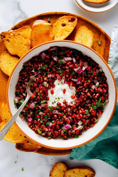 Pomegranate Salsa Christmas Salsa, Cookie And Kate Recipes, Yule Food, Veggie Enchilada Casserole, Pomegranate Salsa, Guacamole Dip Recipes, Easy Guacamole Recipe, Guacamole Recipes, Appetizers Vegan