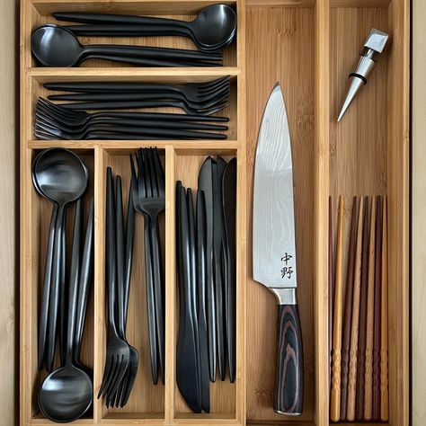 Organisation, Black Silverware Set, Black Utensils Kitchen, Kitchen Dish Set, Black Silverware Aesthetic, Matte Black Utensils, Black Dishes Aesthetic, Black Matte Silverware, Trendy Home Accessories