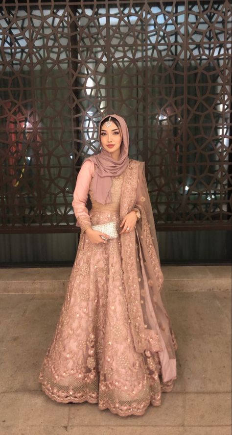 Reality Vs Instagram, Agha Noor, Pakistani Women Dresses, Desi Dress, Desi Wedding Dresses, Modest Fashion Hijab, Desi Fashion Casual, Pakistani Fancy Dresses, Beautiful Pakistani Dresses