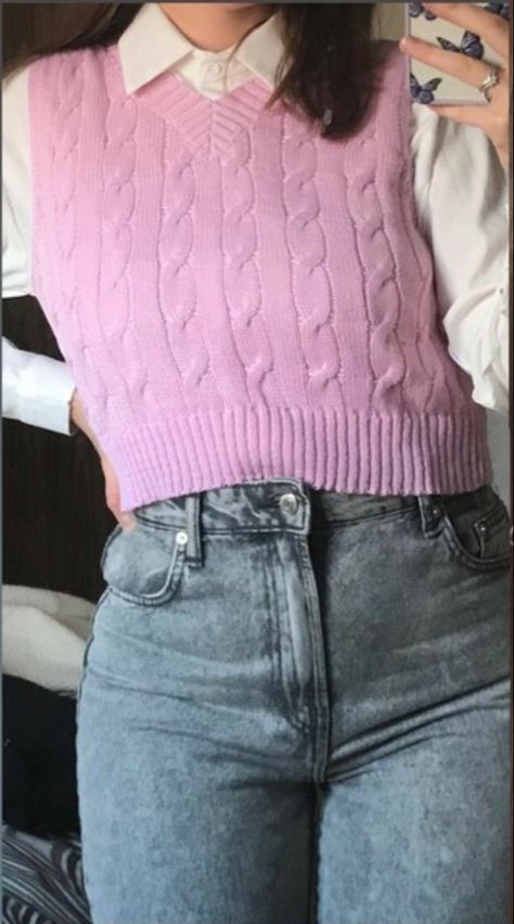 Pink Sweater Vest Outfit Aesthetic, Pink Vest Sweater Outfit, Ways To Style A Sweater Vest, How To Style Jean Vest, Pink Vest Outfits For Women, Pink Sweater Outfit Aesthetic, Cute Sweater Vest Outfits, Outfits Aesthetic Basic, Pink Sweater Vest Outfit