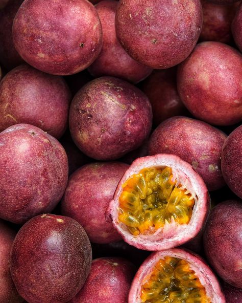 Passion fruit (also known as lilikoi) is maybe one of the most delicious tasting fruits on the planet! Don’t believe us? Head to @wholefoods, @sprouts, @wegmans, and/or @target and find out for yourself🤤 Keep in mind a little goes a long way and is loaded with nutrients like antioxidants, vitamin C, and vitamin A💪 Happy tasting💖 #PassionFruit #Superfruit #PitayaFoods Fruit Drinks, Exotic Fruit, Tropical Fruits, Food Is Fuel, Fruit And Veg, Vitamin A, Passion Fruit, Vitamin C, Sprouts