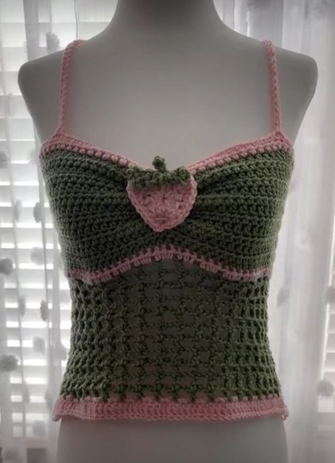 Pink And Green Crochet Top, Edgy Crochet Top, Crochet Bag Inspiration, Lovecore Crochet, Y2k Crochet Ideas, Cute Crochet Ideas Aesthetic, Clothes To Crochet, Kawaii Crochet Clothes, Coquette Crochet Ideas