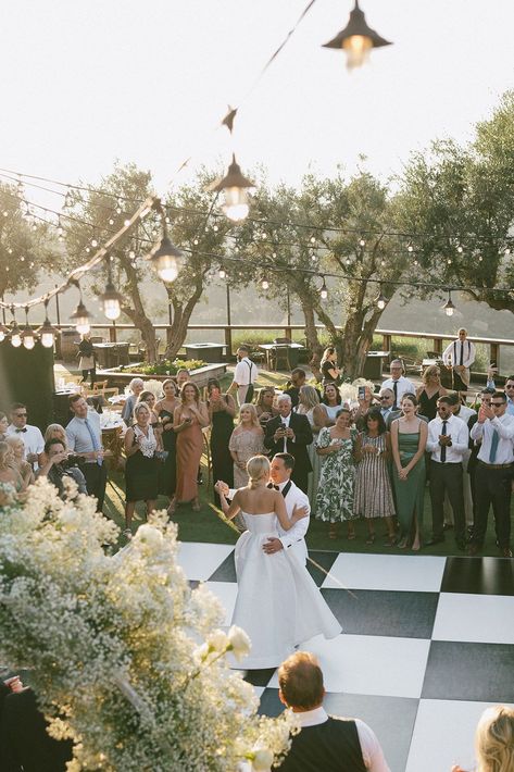 If you’re not settling for a cookie-cutter Southern California wedding venue, you’ve landed on the right blog. As a wedding photographer, I’ve come across QUITE a few venues in SoCal, so I’ve compiled a list of my all-time favorites | Lauren Lucile Creative, Cielo Farms Malibu, southern california wedding venue, wedding venue search Cielo Farms, Not Settling, Orange County Wedding Venues, California Wedding Venue, Southern California Wedding Venues, Lowcountry Wedding, Dream Wedding Decorations, California Wedding Venues, Southern California Wedding