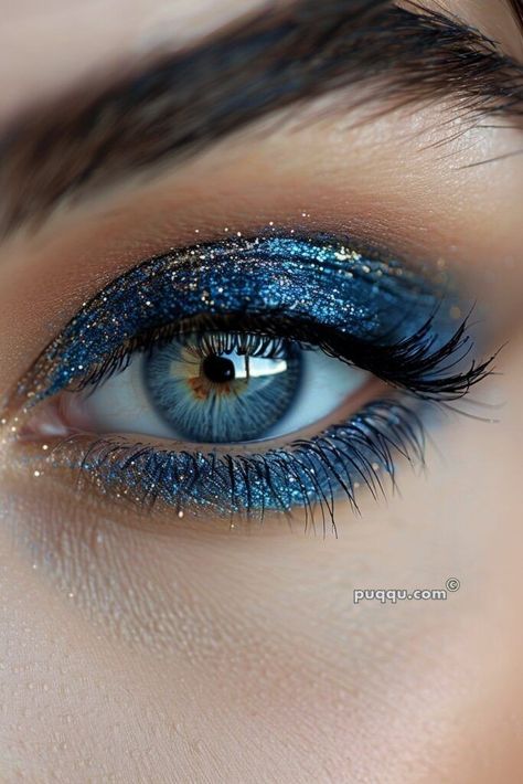 Blue Eye Makeup Halloween, Blue Glitter Eyeshadow, Teal Makeup, Blue Eyeshadow Looks, Mekap Mata, Blue Makeup Looks, 20 Makeup, Prom Look, Barbie Makeup