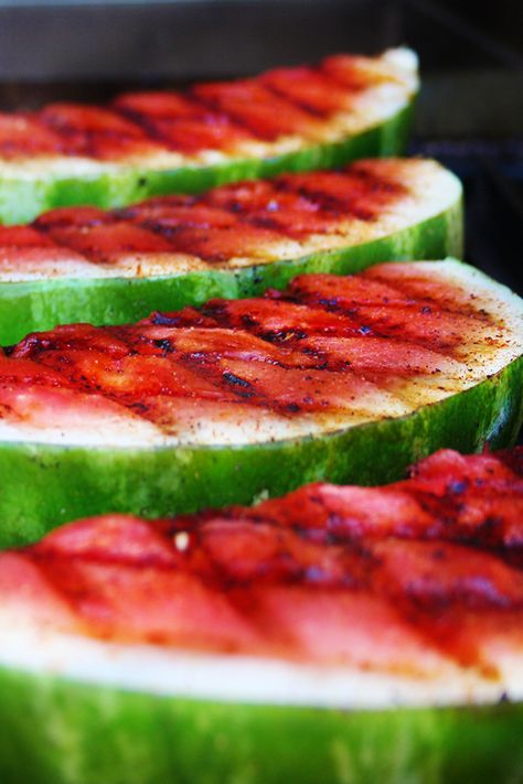 Grilled Watermelon Recipes, Watermelon Face, Bbq Dry Rub, Grilled Watermelon, Flat Top Grill, Summer Cookout, Summer Cookouts, Bbq Rub, Watermelon Recipes