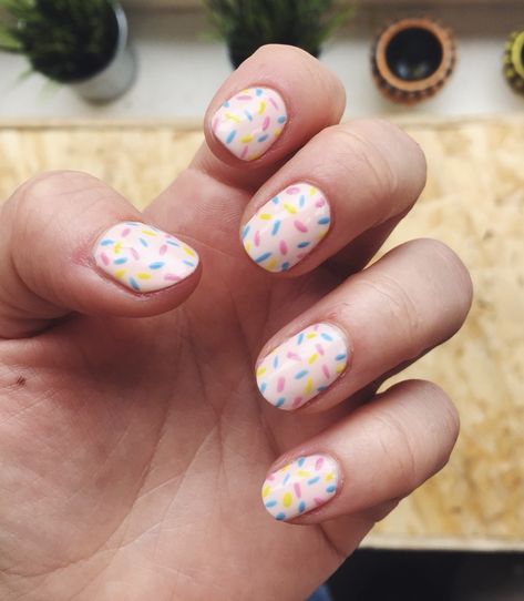 Sprinkle Nails, Birthday Nail Art, Beautiful Nail Art Designs, Easy Nail Designs, Nail Art For Kids, Confetti Nails, Toe Nail Color, Hippie Nails, Diy Acrylic Nails