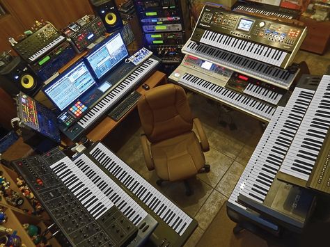 Music & Recording Studios Home Music Studio Ideas, Home Recording Studio Setup, Recording Studio Setup, Home Studios, Home Studio Ideas, Home Music Rooms, Recording Studio Design, Recording Studio Home, Home Studio Setup