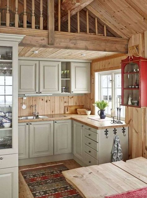 Home Interior Design Kitchen, Wood Kitchen Backsplash, Chalet Kitchen, Off White Cabinets, Wooden Countertops, Kitchen Backsplashes, Cabin Kitchens, Cabin Interiors, Barn Homes