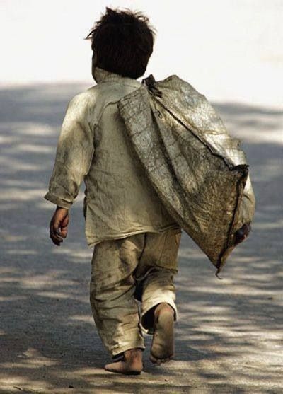 Street Kids, Poor Children, We Are The World, Foto Art, Poor People, Dalai Lama, Homeless Children, People Of The World, Quotes For Kids