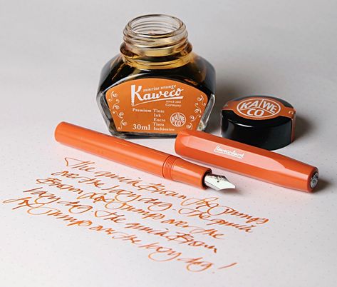 Kaweco Fountain Pen, Calligraphy Nibs, Notes Inspiration, Chrome Colour, Fountain Pen Ink, Retro Color, Pen And Paper, Fountain Pens, Fountain Pen