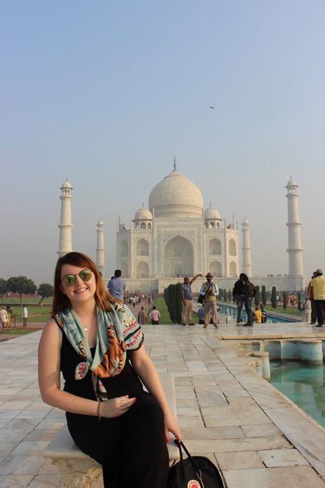 Visiting the Taj Mahal Tips (Dress Code, Best Time, etc.) | Yoko Meshi What To Wear At Taj Mahal, Outfits To Wear At Taj Mahal, Taj Mahal Outfit, What To Wear In India, India Packing List, India Outfits, Female Traveller, India Travel Places, India Travel Guide