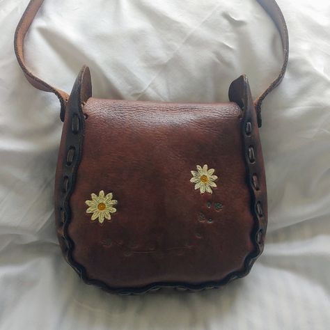 BoHo leather hippy purse. Hippy Purse, Hippie Purse, Boho Leather, Vintage Leather, Super Cute, Purse, Jewelry Watches, Plus Fashion, Leather