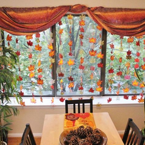 Fall Window Decorations, Easy Diy Thanksgiving Decorations, Diy Thanksgiving Decorations, Thanksgiving Decorations Outdoor, Thanksgiving Decor Ideas, Easy Diy Fall Decor, Easy Diy Thanksgiving, Fall Windows, Thanksgiving Decorations Diy