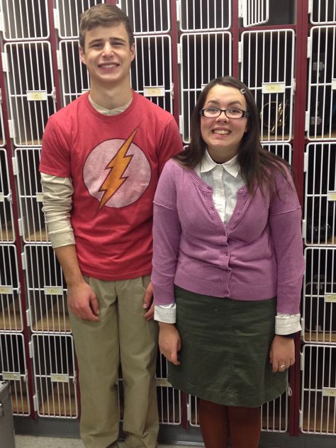 DIY couples costume. The Big Bang Theory's Sheldon and Amy Big Bang Theory Halloween Costumes, Big Bang Theory Costumes, Sheldon And Amy, Riverdale Halloween Costumes, Tv Show Halloween Costumes, Blonde Halloween Costumes, Creative Halloween Costumes Diy, Quick Halloween Costumes, Diy Couples Costumes