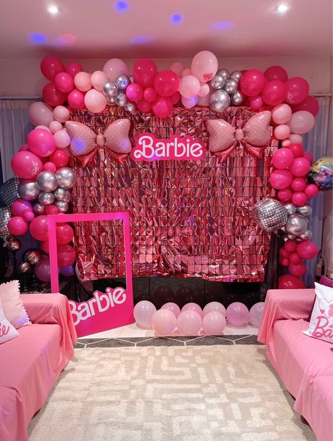 Barbie Themed Party Decor, 2nd Birthday Barbie Theme, Barbie House Party, Barbie Theme Decorations, Barbie Decorations Birthday Party Ideas, Barbie Bday Party Ideas, Barbie Theme Party Decoration, Barbie Balloons, Barbie Backdrop