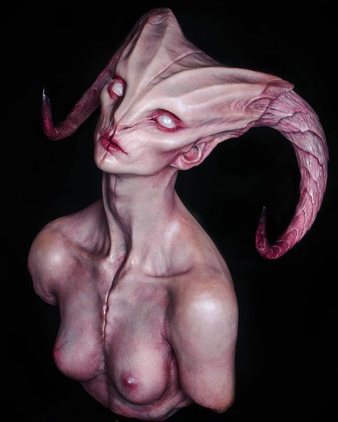 Scary Alien, Prosthetic Makeup, Human Anatomy Drawing, Scary Makeup, Scary Art, Creature Concept Art, Funky Art, Creature Design, Dark Fantasy Art