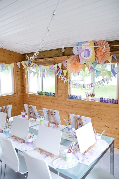 Artist Party Table with Watercolor Decorations | Art Themed Party Ideas Artist Birthday Party, Art Themed Party, Artist Party, Painting Birthday Party, Fall Party Themes, Artist Birthday, Girl Bday Party, Painting Birthday, Happy 5th Birthday