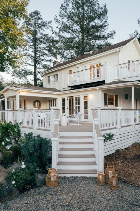 35 Deck Ideas for the Ultimate Backyard | Architectural Digest Beach House Deck, Deck Skirting, White Deck, Deck Remodel, White Exterior Houses, Deck Layout, Ultimate Backyard, Composite Decking Boards, Deck Colors