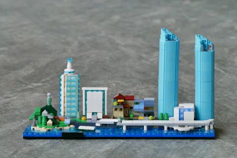 LEGO IDEAS - LEGO City Skyline: Amoy, China Lego Architecture Skyline, Lego City Details, Lego City Airport, Lego Microscale City, Lego Land New York, Micro Lego, Lego News, Amazing Lego Creations, Coastal Cities