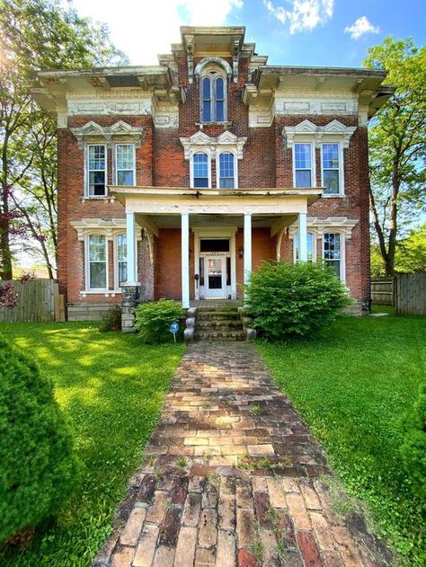 Italianate House Plans, Old Mansions For Sale, Abandoned Mansion For Sale, Cheap Old Houses, Cheap Houses For Sale, Cheap Houses, Old Mansions, Old Houses For Sale, Mansions For Sale