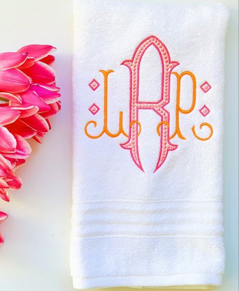 Monogrammed hand towels for your grandmillenial home! Preppy monogrammed bathroom hand towels! Monogramed Towels In Bathroom, Monogram Towels For College, Monogram Bath Towels, Beach Towels Personalized, Monogram Towels In Bathroom, Monogram Ideas Embroidery, Preppy Bathroom, Monogrammed Towels, Embroidery Towels