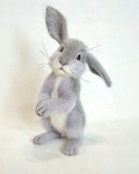 Needle Felted Animals Patterns Free, Felting Tutorials Beginner, Cute Needle Felted Animals, Needle Felting Art, How To Needle Felt For Beginners, Needle Felted Animals Tutorial, Needle Felted Animals For Beginners, Needle Felted Rabbit, Felted Rabbit Tutorial