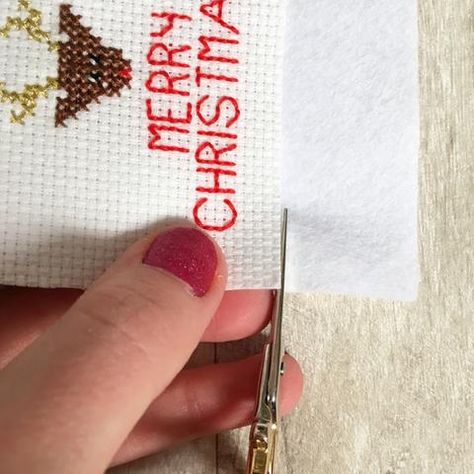 Cross Stitch Xmas Card Patterns, Christmas Cards Cross Stitch, Cross Stitch Xmas Cards, Cross Stitch Christmas Cards Free, Cross Stitch Cards How To Make, Cross Stitch Greeting Cards, Counted Cross Stitch Christmas Ornaments, Cross Stitch Cards Patterns, Christmas Cross Stitch Patterns Free Charts