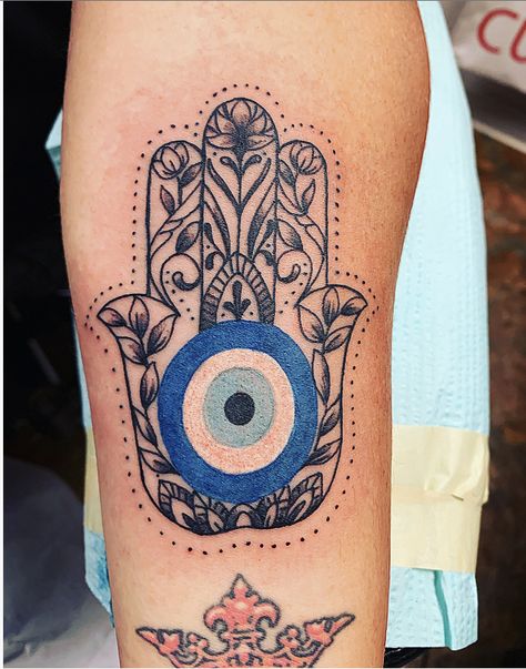 Hamsa Evil Eye Tattoo, Evil Eye Tattoo Ideas, Hamsa Tattoo Design, Third Eye Tattoos, Bunny Tattoo, Chakra Tattoo, Hippie Tattoo, Evil Eye Tattoo, Evil Eye Hand