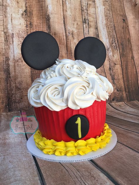 Mickey Mouse Cake Ideas, Mouse Cake Ideas, Mickey Mouse Smash Cakes, Cupcakes Minnie Mouse, Mickey Birthday Cakes, Mickey Mouse Birthday Decorations, Mickey First Birthday, Mickey 1st Birthdays, Twodles Birthday