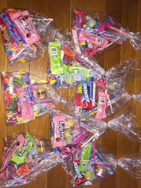 Bag Of Candy Aesthetic, Goody Bags Aesthetic, Goodie Bag Ideas For Sweet 16, Party Candy Bags Ideas Birthdays, Hoco Goodie Bag Ideas, Homecoming Goodie Bags, Loop Bag Ideas Birthday, Candy For Goodie Bags, Aesthetic Birthday Goodie Bags