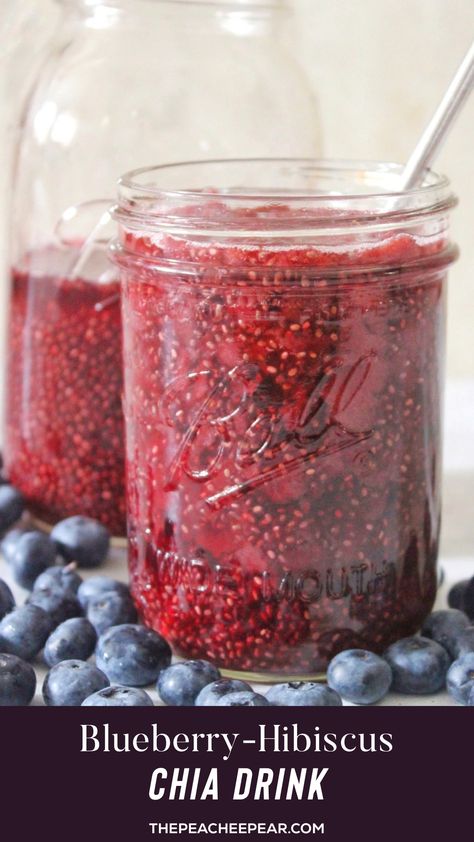 Mason jars filled with red drink surrounded by blueberries. Chia Water, Chia Drink, Kids Lunch Box Meals, Finger Foods For Kids, Breakfast Oats Overnight, Chia Benefits, Satisfying Salads, Chia Seeds Benefits, Salad Toppers