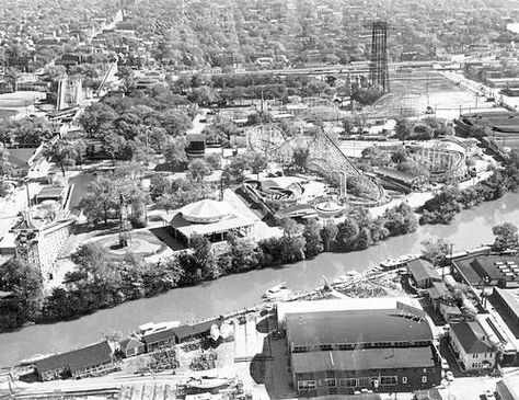 CHICAGO - RIVERVIEW AMUSEMENT PARK - AERIAL VIEW - PART OF GROUNDS - 1967 - CHICAGO TRIBUNE PHOTO Riverview Park, Chicago Pictures, British Home, Chicago History, Chicago River, Chicago Photos, My Kind Of Town, Amusement Parks, The Windy City