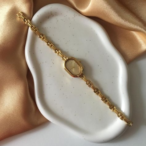 Vintage Women Watch, Gold Watch, Minimalist Watch, Dainty Watch, Vintage Watch, Dainty Gold Watch, Womens Gold Watch, Watch Gift, Watch - Etsy Israel Dainty Women’s Watch, Delicate Watches Women, Dainty Gold Watches, Vintage Dainty Watch, Gold Dainty Watch, Dainty Watches For Women, Small Watches Women, Womens Gold Watch, Dainty Gold Watch