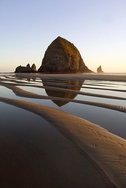 Been Here! Haystack Rock, Oregon Canon Beach, Cleansing Rituals, Haystack Rock, Cannon Beach Oregon, Beach Place, Protection Spell, Into The West, Money Spells, Oregon Travel