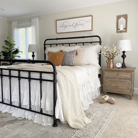 Black Iron Beds, Bedroom Ideas For Couples, Velvet Quilt, Iron Bed, Farmhouse Bedroom Decor, Couple Bedroom, Ideas For Couples, Master Bedrooms Decor, Remodel Bedroom