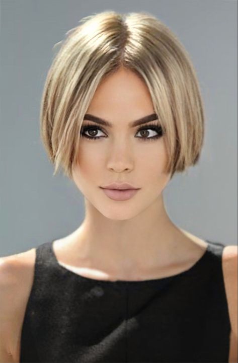 Edgy Short Bob Haircuts, Short Bobs With Layers, Short Above Chin Haircut, Box Bob Haircut 2023, Edgy Short Bob, Short Flippy Hair, French Bob No Bangs, Mini Bob Haircut, Middle Part Short Bob