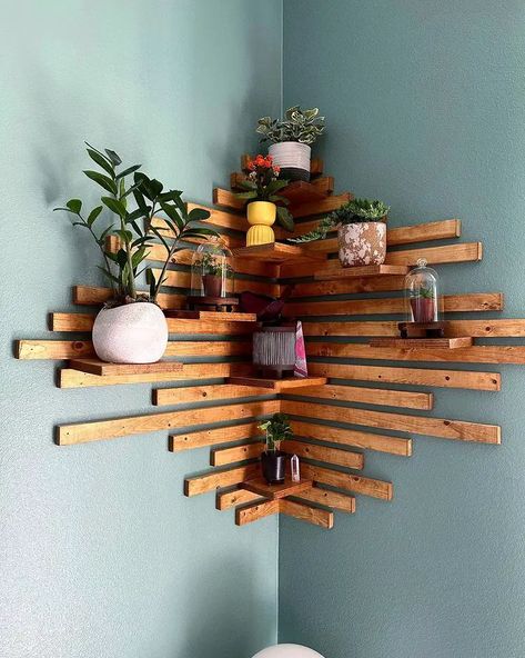 Corner Wall Shelf Ideas, Corner Shelves Diy, Corner Shelving Ideas, Wall Shelf Ideas, Corner Plant Shelf, Corner Wall Shelf, Corner Shelf Ideas, Geometric Shelves, Corner Wall Shelves