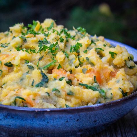 Root Vegetable Mash - Two Kooks In The Kitchen Vegetable Mash, Basic Mashed Potatoes, Vegetable Pancakes, Autumn Side Dishes, Boiled Vegetables, Root Veggies, Root Vegetable, Dried Vegetables, Spinach And Cheese