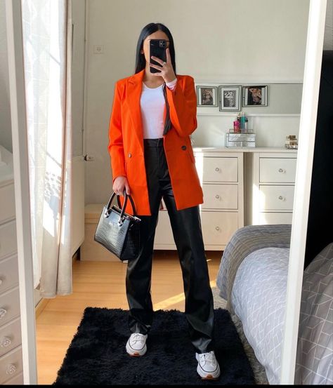 Orange Blazer Outfits, Blouse Outfit Casual, Blazer Outfits Casual, Outfit Festival, Looks Jeans, Blazer Outfits For Women, Orange Blazer, Orange Outfit, Causual Outfits