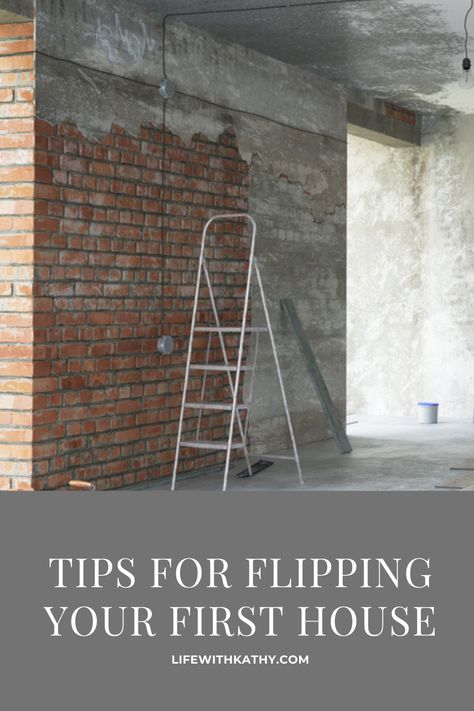 Looking to flip your first house? Deciding to flip your first house can be tough. There are a lot of things to know. I've got a guest post on my blog to share some tips for flipping your very first house. #HouseFlipping #House #Home #FlippingHouses House Flipping Business, Investing In Property, Buying A Rental Property, Real Estate Investing Rental Property, Business Ideas For Women Startups, Flip Houses, Heads Or Tails, Flipping Business, House Checklist