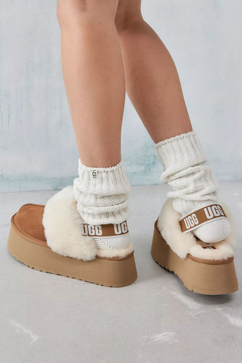 Funkette Ugg Slippers Outfit, Ugg Funkette, Funkette Ugg, Ugg With Strap, Ugg Scuffette Slippers Outfit, Fuzz Sugar Slide Ugg, Ugg Slippers With Strap, Ugg Coquette Slippers Outfit, Ugg Funkette Outfits