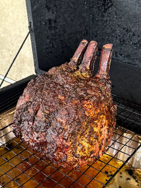 Hickory Smoked Prime Rib - Grill Nation - Recipes, Grills and Grilling Products Smoked Prime Rib Recipe, Holiday Prime Rib, Grill Nation, Baked Bbq Ribs, Smoked Prime Rib, Beef Entrees, Rib Recipe, Prime Rib Recipe, Ribs On Grill