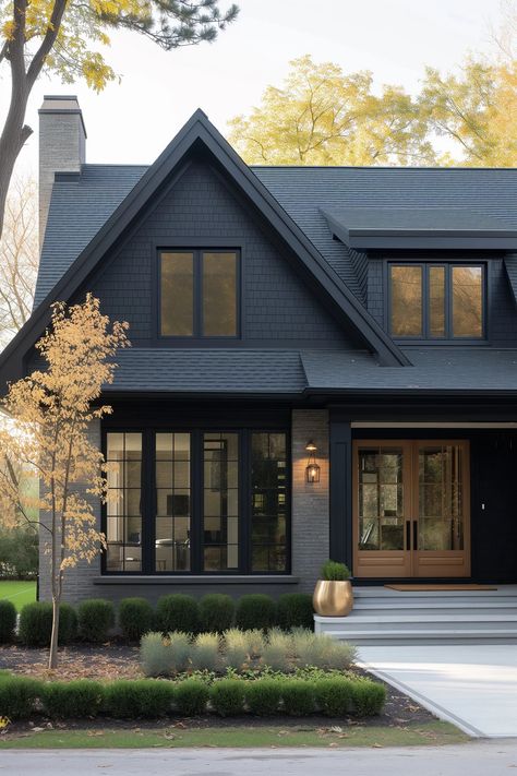 Dark Home Exterior, Dark Exterior House, Black Home Exterior, Modern House Colors, Best Exterior House Paint, Amazing Interiors, Gray House Exterior, Black Houses, Lake Houses Exterior