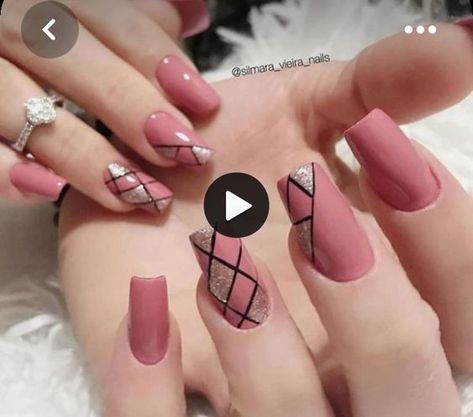 Ongles Beiges, Line Nail Designs, Nail Art Simple, Line Nail Art, Square Nail Designs, Nail Art For Beginners, Trendy Nail Art Designs, Lines On Nails, Nail Art Designs Diy