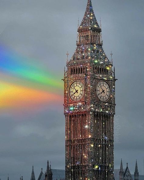 A shining Big Ben Arte Glitter, Glitter Photography, Glittery Wallpaper, Glitter Photo, Glitter Art, Picture Collage Wall, Pastel Pink Aesthetic, Glitter Wallpaper, Photo Wall Collage