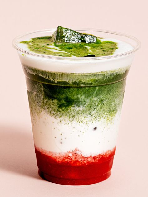 Matcha tea specialist Matchali is back at Central with a pop-up at IFC Berry Matcha Latte, Matcha Pop Up, Strawberry Matcha Latte, Matcha Strawberry, Strawberry Matcha, Ceremonial Grade Matcha, Tea Brands, Strawberry Milk, Matcha Tea