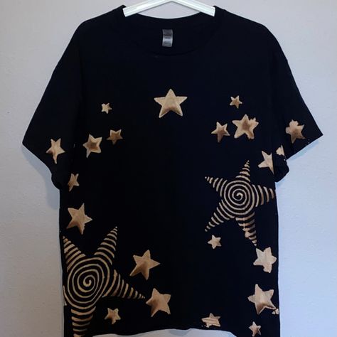 Bleached Star Shirt, Designs For Bleached Shirts, Paint On Shirt Ideas, Simple Bleach Shirt Ideas, Bleach Paint Tshirt, Painting Ideas On T Shirt, Bleach Died Tshirts, Y2k Bleached Shirt, Bleach Dye Shirts Design