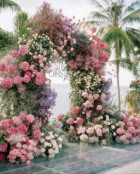 Chuppa Wedding Flowers, Flower Entrance Arch, Creative Wedding Decorations, Wedding Ambience Decor, Wedding Entrance Arch, Flower Decorating Ideas, Pastel Wedding Theme, Egyptian Wedding, Wildflower Wedding Theme