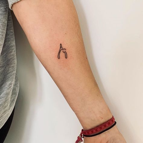 michelle on Instagram: “a wishbone for lulu! :] • • • #wishbone #wishbonetattoo #armtattoo #handpokedtattoo #texastattoo #marfatexas” Wishbone Tattoo Meaning, Wish Bone Tattoo, Wishbone Tattoo, Nana Tattoo, Tattoos 2023, Wish Bone, Bone Tattoo, Bone Tattoos, Hand Poked Tattoo