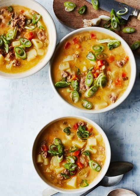 Ww Soup, Cheese Burger Soup Recipes, Cheeseburger Soup, Skinnytaste Recipes, Cheese Burger, Healthier Recipes, Skinny Taste Recipes, Winter Recipes, Family Food